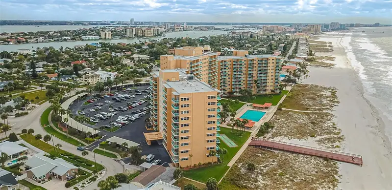 880 Mandalay Ave #S804, FL