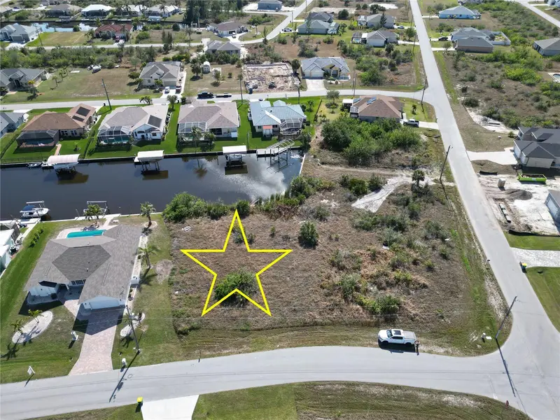 15562 Mccomb Cir, FL