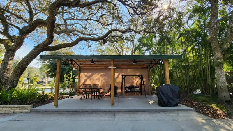 253 Saddle Ln, FL
