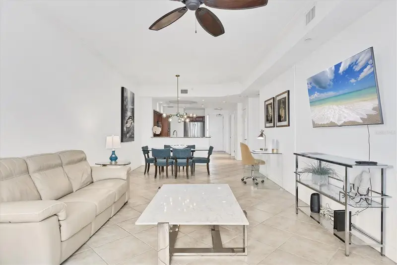 8111 Lakewood Main St #304, FL