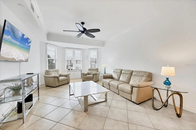 8111 Lakewood Main St #304, FL