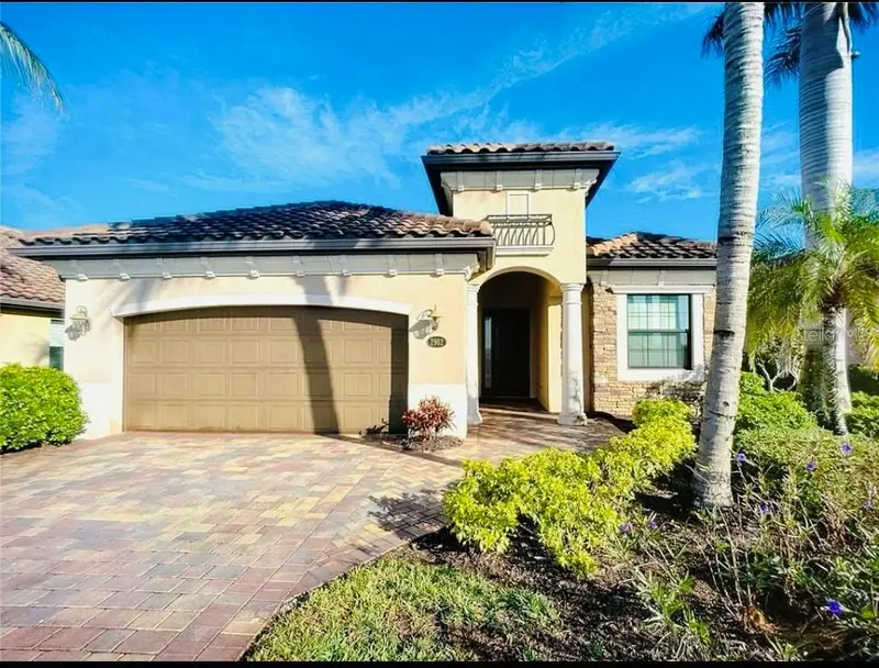 2902 Aviamar Cir, FL