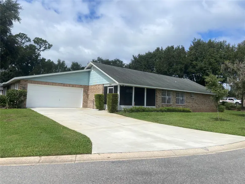 2400 S Glen Eagles Dr, FL