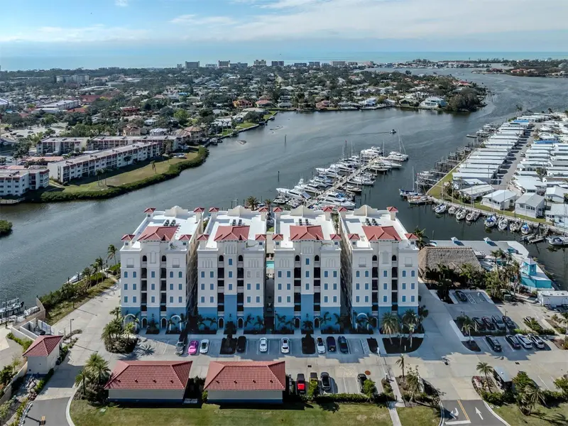 501 Tamiami Trl N #502, FL