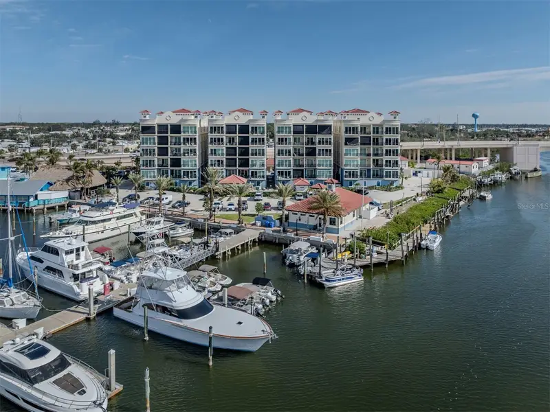 501 Tamiami Trl N #502, FL