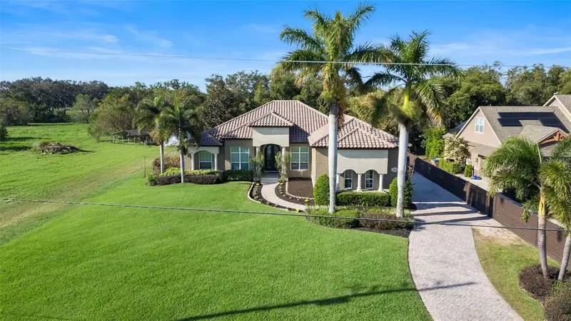 1384 Lake Shore Boulevard, FL