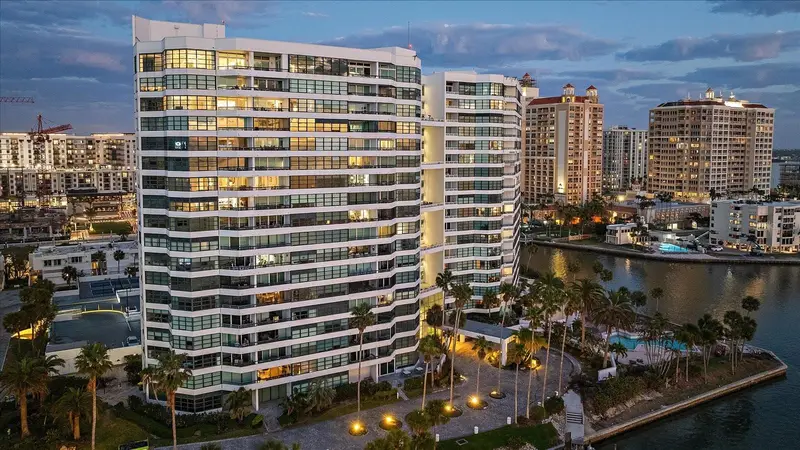 888 Blvd Of The Arts #1008, FL