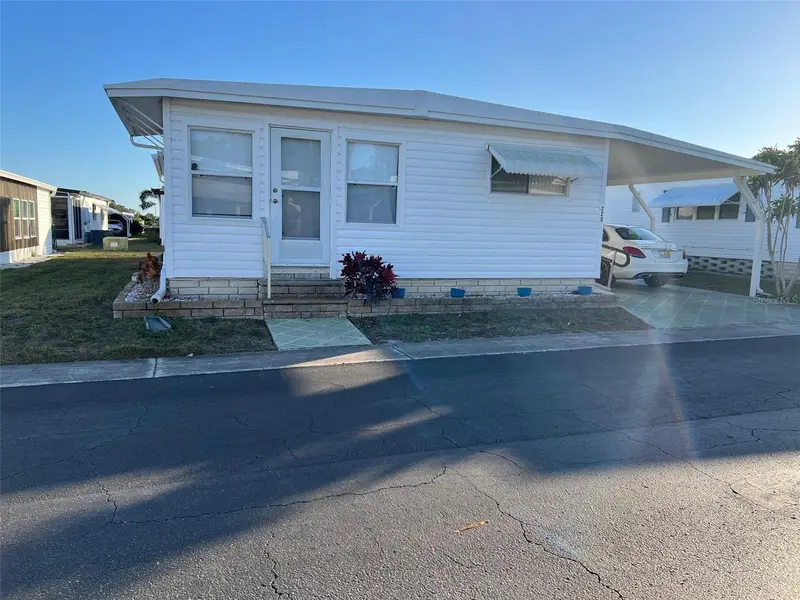 220 Royal Palm Cir, FL
