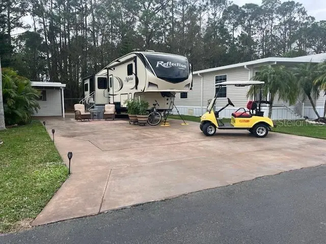 447 Pine Loop, FL