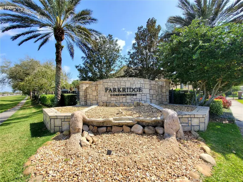 3468 Parkridge Cir #33-201, FL