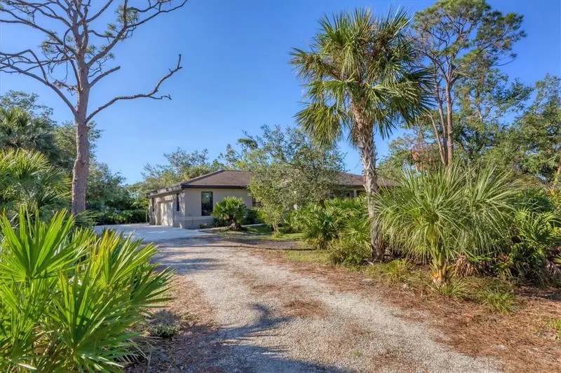 1115 Gladstone Blvd, FL