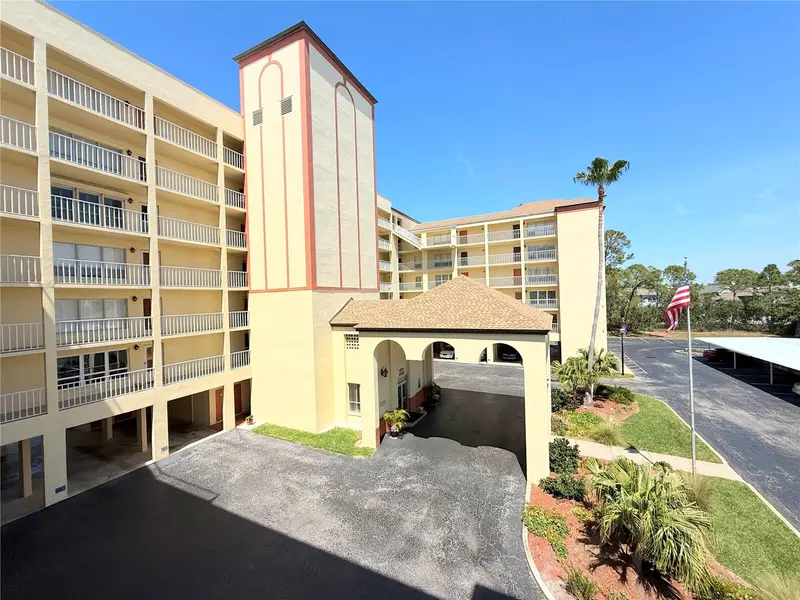 9000 Commodore Dr #302, FL