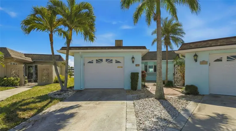 672 Boca Ciega Point Blvd N, FL