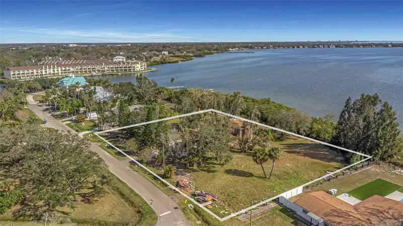 3825 Shore Blvd, FL