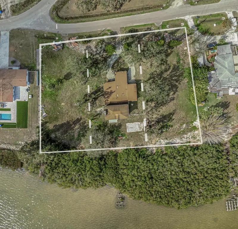 3825 Shore Blvd, FL