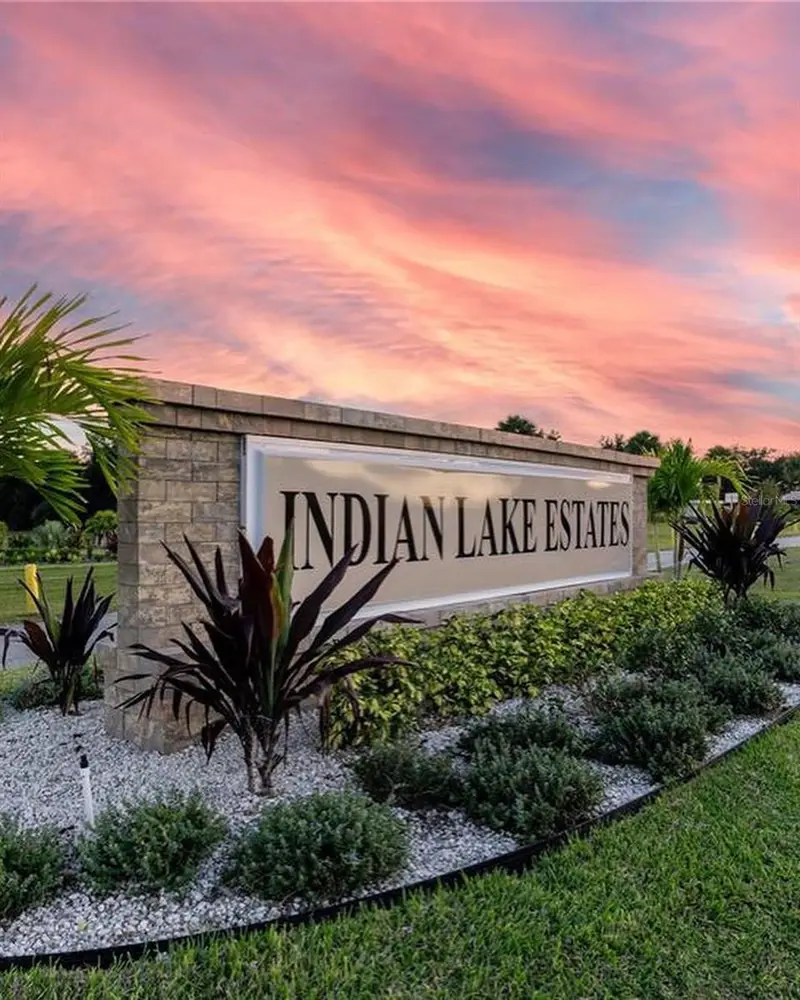 313 Calendula Dr, FL