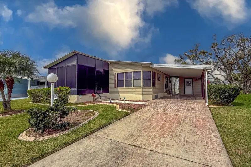 135 Hummingbird Ave, FL