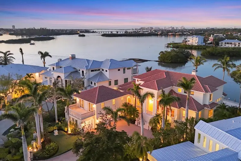1137 N Lake Shore Dr, FL