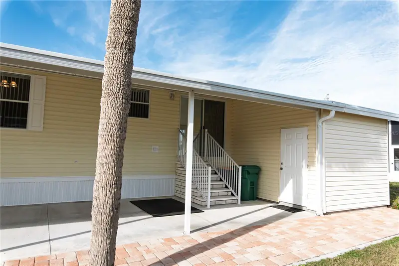 33 Amsterdam Ave, FL