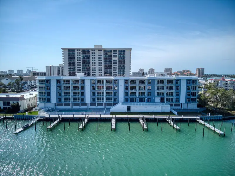 415 Island Way #407, FL
