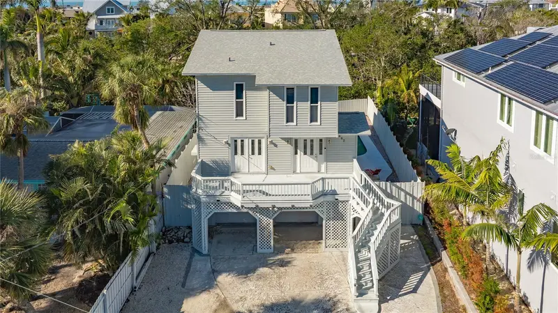 462 Island Cir, FL