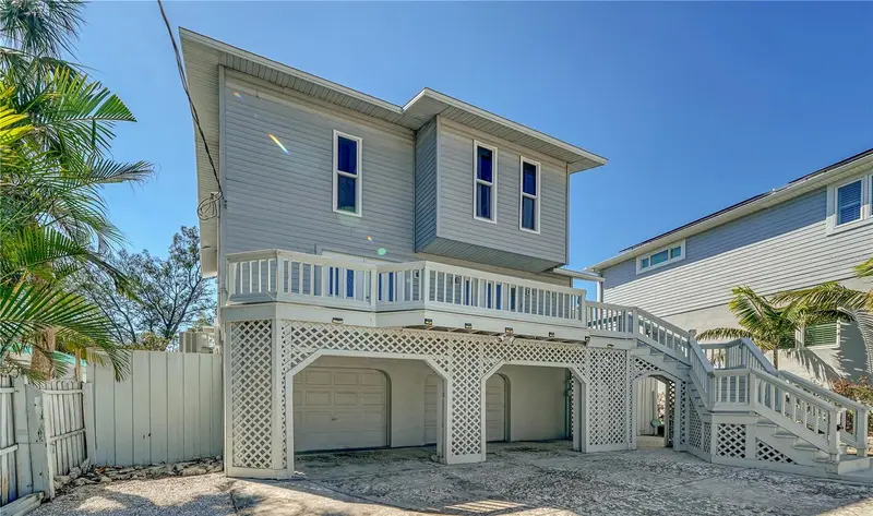 462 Island Cir, FL