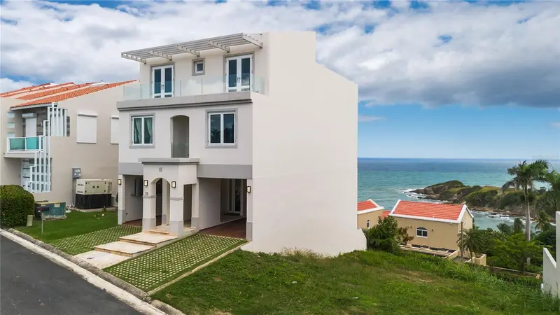 1 Shell Castle Club #78, PR