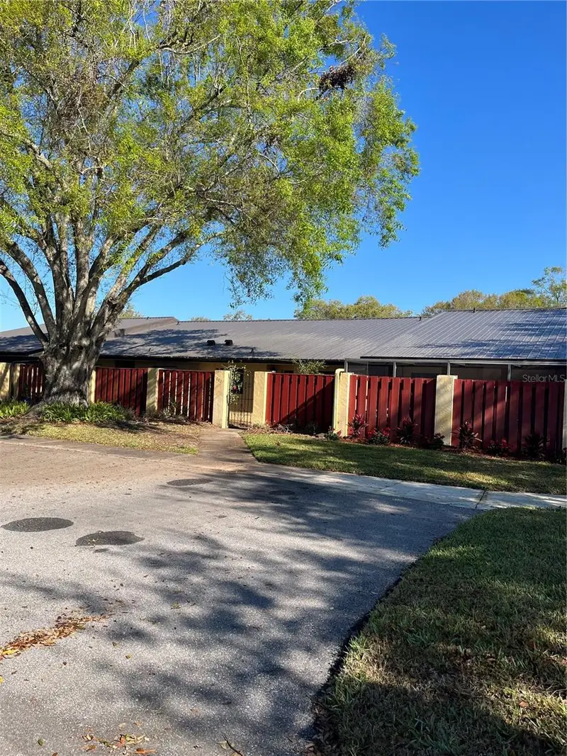 683 Broadmoor Cir #683, FL