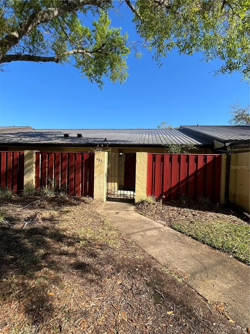 683 Broadmoor Cir #683, FL