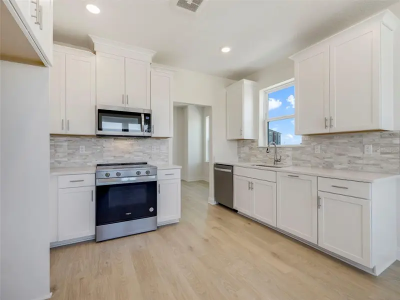 7545 Laureate Blvd #7203, FL