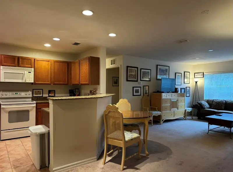 4600 E Moody Blvd #3j, FL