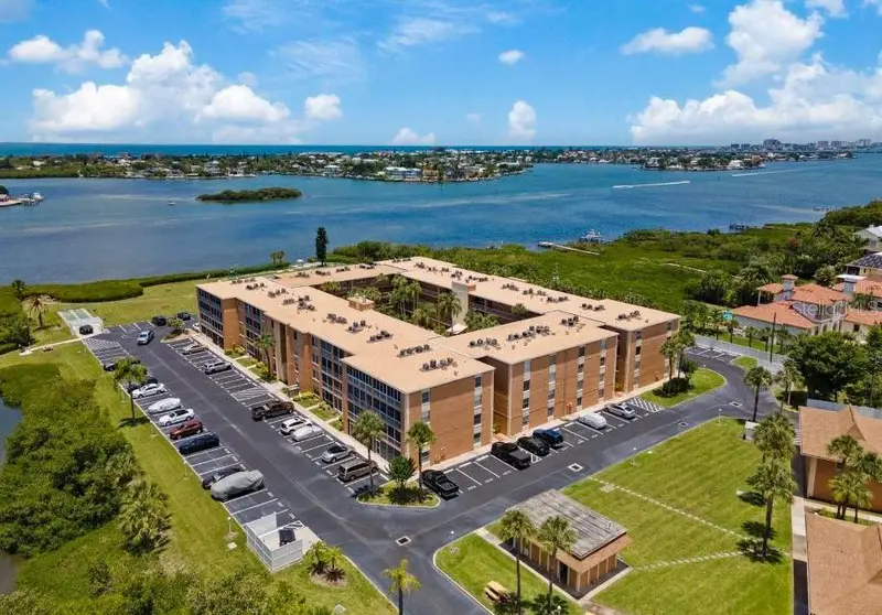 12760 Indian Rocks Rd #1030 (Furnished), FL