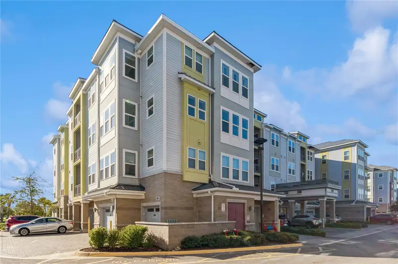 7517 Laureate Blvd #4103, FL