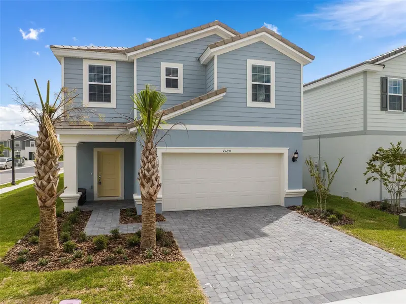 7180 Oakmoss Loop, FL