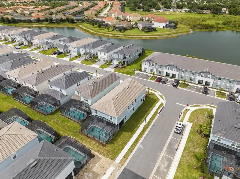 7180 Oakmoss Loop, FL