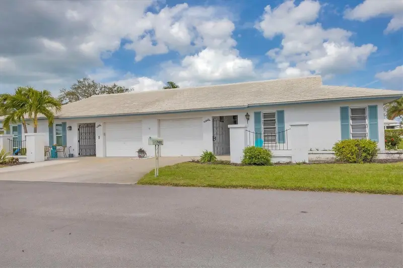 7402 8th Ave W, FL