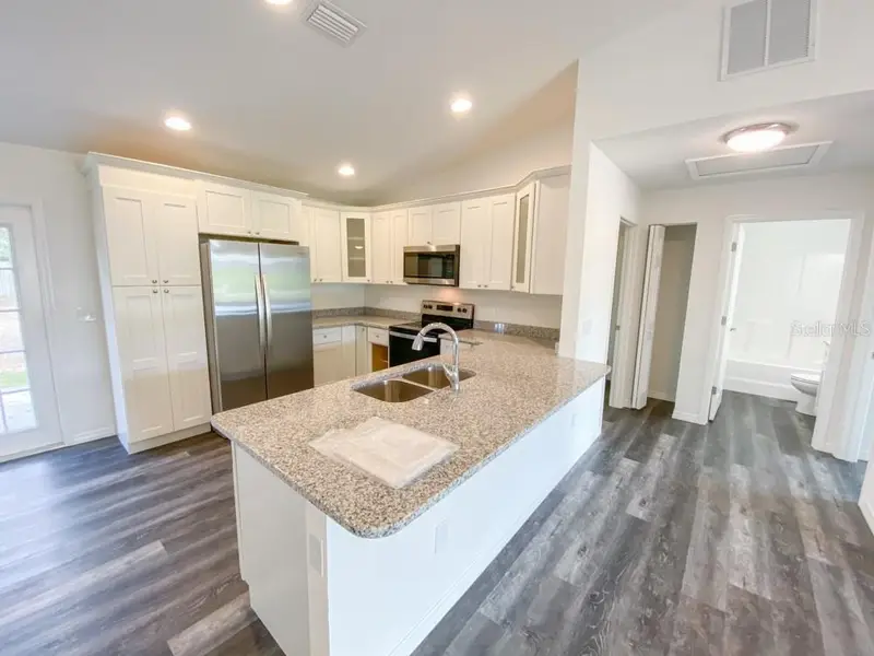 14 Locust Radial Way, FL