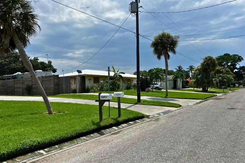 1860 Southpointe Dr, FL