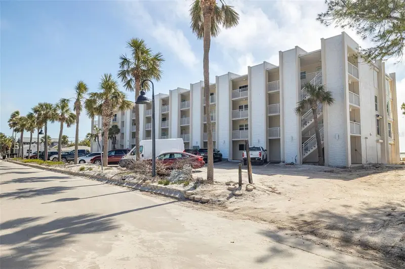 200 1st Ave #212, FL