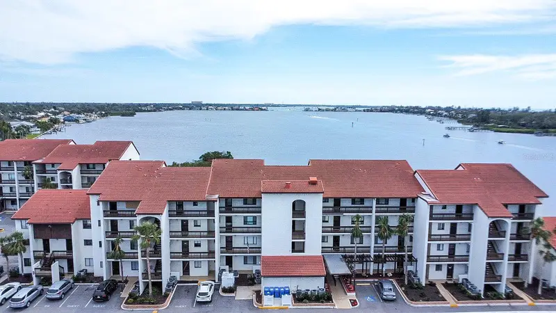 1602 Stickney Point Rd #404, FL
