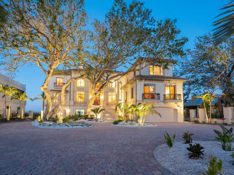 1216 N Casey Key Rd, FL