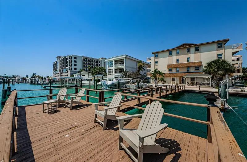 479 E Shore Dr #8, FL