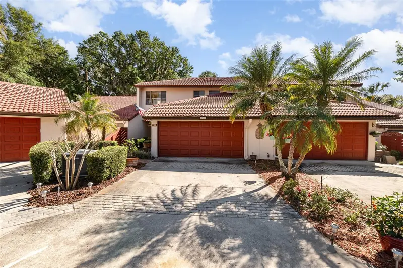 702 Clusterwood Dr, FL