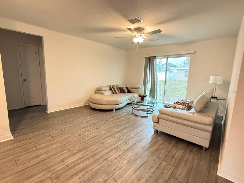 439 Mulberry Ct, FL