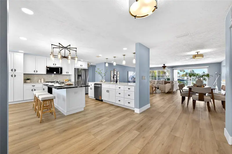 6410 3rd Palm Pt, FL
