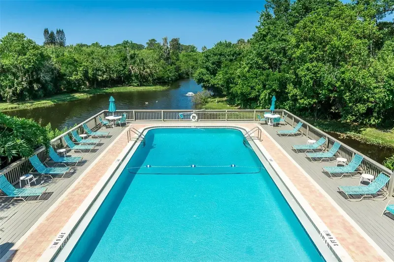 101 Woodland Pl, FL