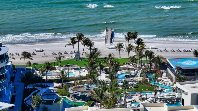 1591 Gulf Of Mexico Dr #313, FL