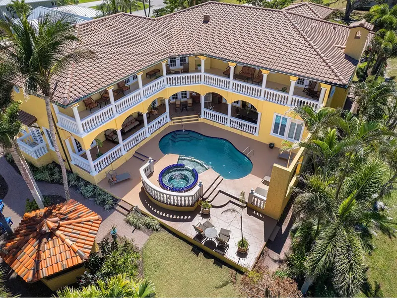 416 Baycrest Dr, FL
