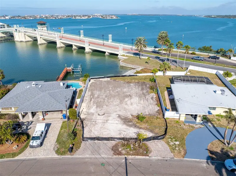 8043 Causeway Blvd S, FL