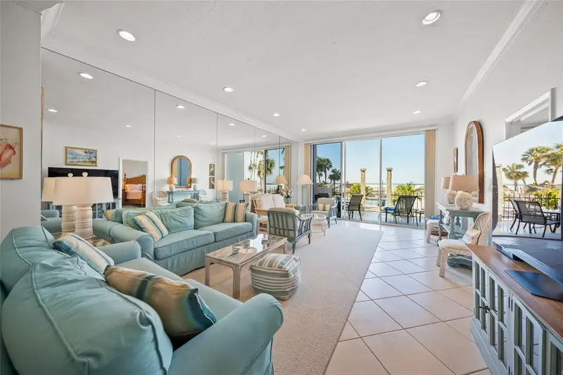 1212 Benjamin Franklin Dr #102, FL